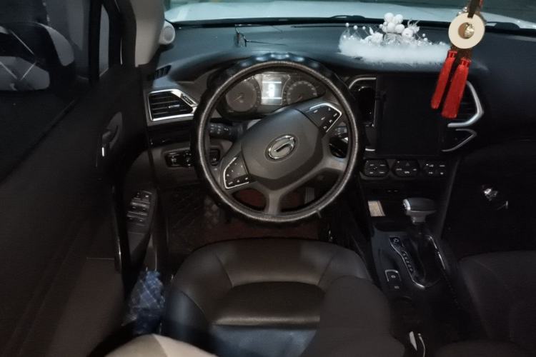 Used GAC Trumpchi GS4 2017 235T Automatic Two-Wheel Drive Luxury Smart Connectivity Version Steering Wheel