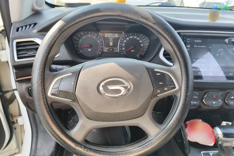 Used GAC Trumpchi GS4 2017 235T G-DCT Two-Wheel Drive Elite Edition Steering Wheel
