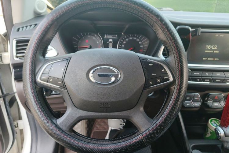 Used GAC Trumpchi GS4 2017 235T Automatic Two-Wheel Drive Luxury Smart Connectivity Version Steering Wheel