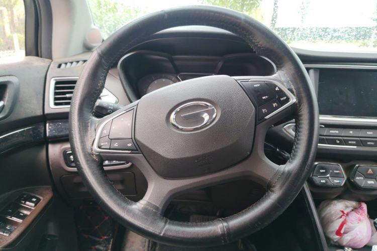 Used GAC Trumpchi GS4 2017 235T Automatic Two-Wheel Drive Luxury Smart Connectivity Version Steering Wheel