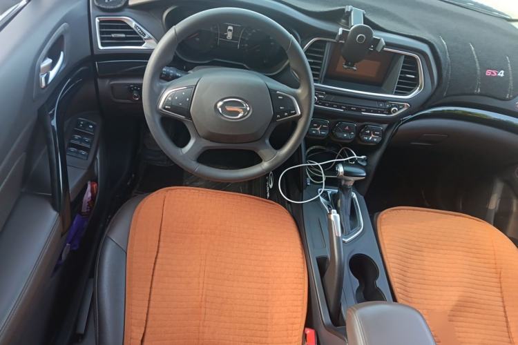 Used GAC Trumpchi GS4 2017 200T G-DCT Two-Wheel Drive Elite Edition Steering Wheel