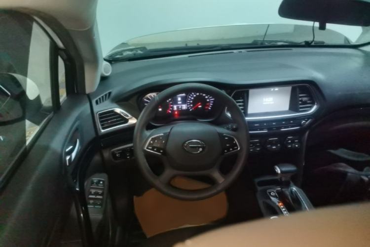 Used GAC Trumpchi GS4 2017 235T Automatic Two-Wheel Drive Luxury Smart Connectivity Version Steering Wheel