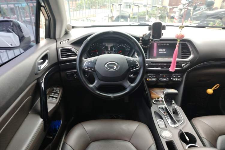 Used GAC Trumpchi GS4 2017 235T Automatic Two-Wheel Drive Luxury Smart Connectivity Version Steering Wheel