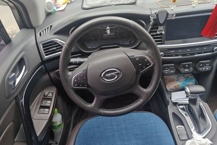 Used GAC Trumpchi GS4 2017 235T Automatic Two-Wheel Drive Luxury Smart Connectivity Version Steering Wheel