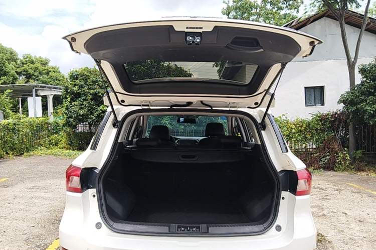 Used GAC Trumpchi GS4 2017 200T G-DCT Two-Wheel Drive Elite Edition Trunk