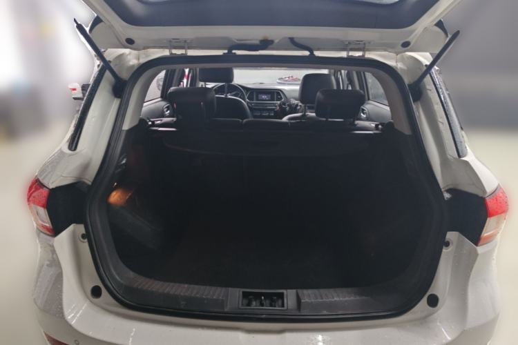 Used GAC Trumpchi GS4 2017 200T Manual Two-Wheel Drive Elite Edition Trunk
