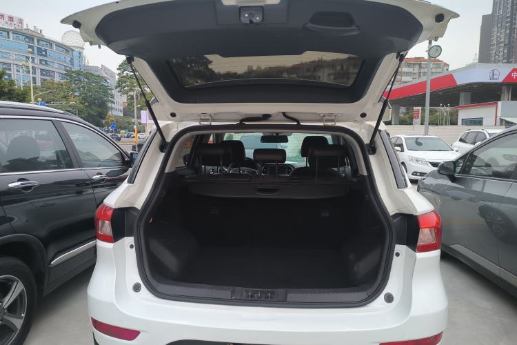 Used GAC Trumpchi GS4 2017 235T Automatic Two-Wheel Drive Luxury Smart Connectivity Version Trunk