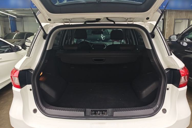 Used GAC Trumpchi GS4 2017 200T G-DCT Two-Wheel Drive Elite Edition Trunk
