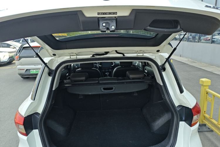 Used GAC Trumpchi GS4 2017 235T Automatic Two-Wheel Drive Elite Edition Trunk