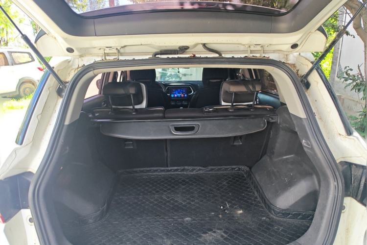 Used GAC Trumpchi GS4 2017 235T Manual Two-Wheel Drive Comfort Edition Trunk