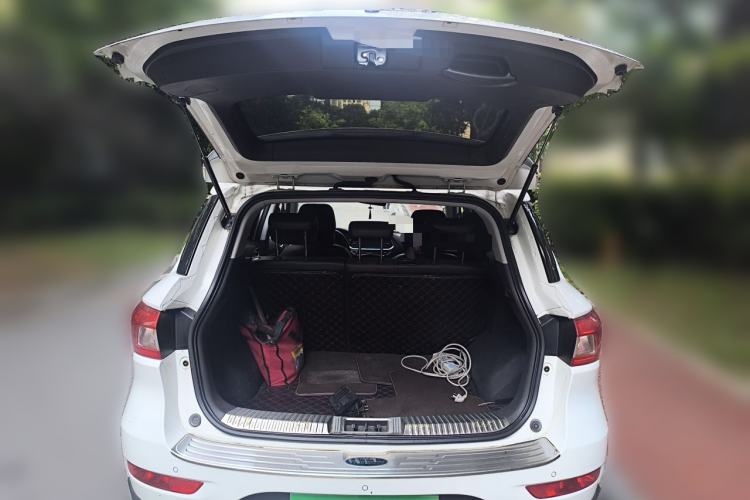 Used GAC Trumpchi GS4 2017 235T Automatic Two-Wheel Drive Luxury Smart Connectivity Version Trunk