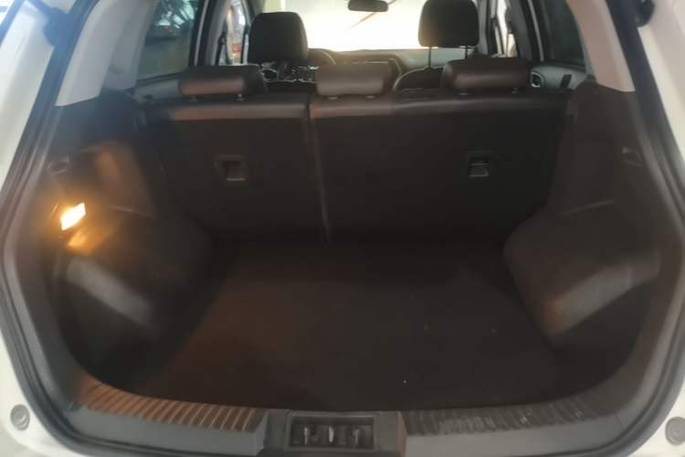 Used GAC Trumpchi GS4 2017 235T Automatic Two-Wheel Drive Elite Edition Trunk