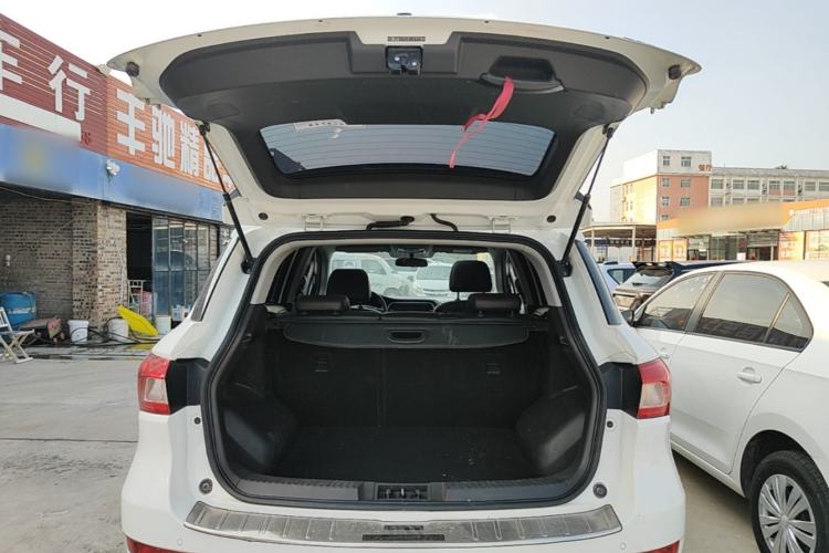 Used GAC Trumpchi GS4 2017 200T Manual Two-Wheel Drive Elite Edition Trunk