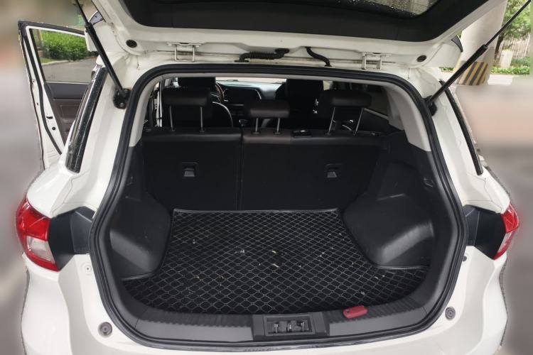 Used GAC Trumpchi GS4 2017 235T Automatic Two-Wheel Drive Elite Edition Trunk