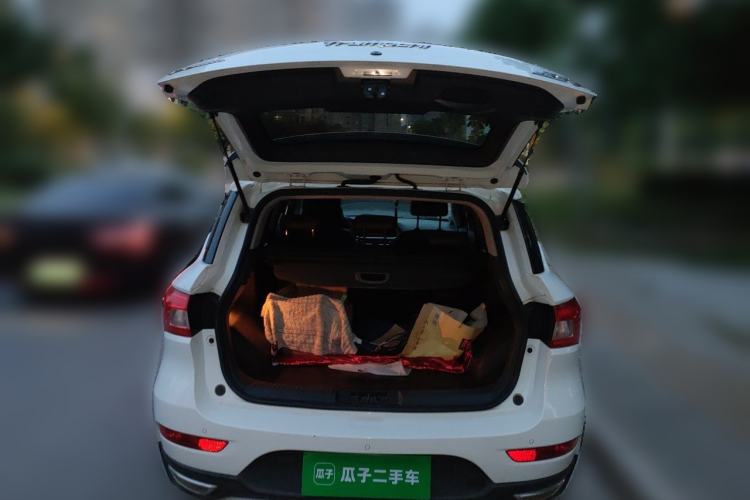 Used GAC Trumpchi GS4 2017 235T Automatic Two-Wheel Drive Elite Edition Trunk