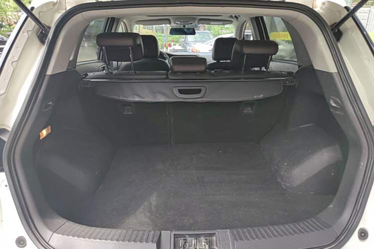 Used GAC Trumpchi GS4 2017 235T Manual Two-Wheel Drive Luxury Edition Trunk