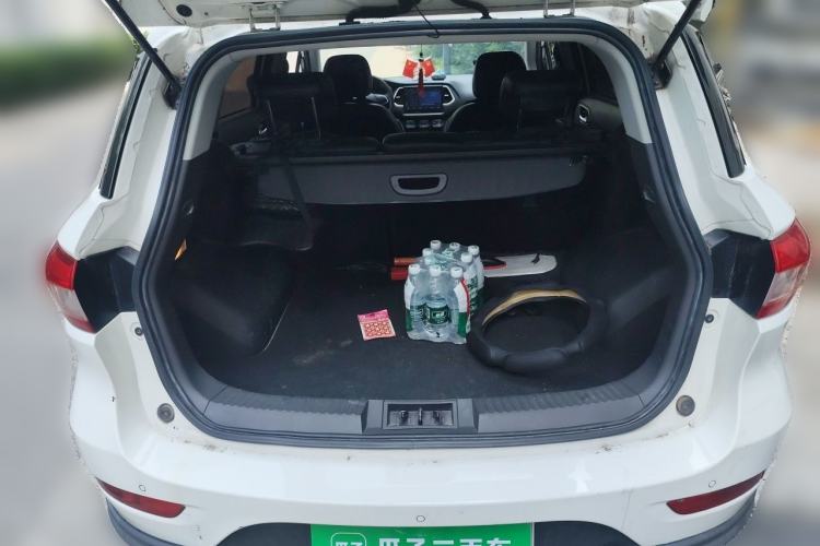 Used GAC Trumpchi GS4 2017 200T Manual Two-Wheel Drive Comfort Edition Trunk