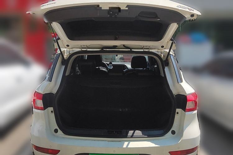 Used GAC Trumpchi GS4 2017 200T Manual Two-Wheel Drive Luxury Edition Trunk