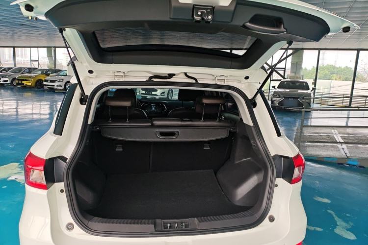 Used GAC Trumpchi GS4 2017 200T G-DCT Two-Wheel Drive Elite Edition Trunk