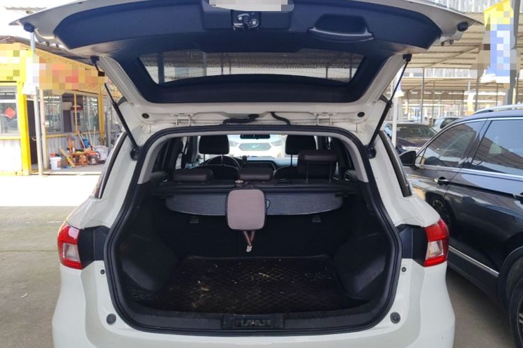 Used GAC Trumpchi GS4 2017 235T Automatic Two-Wheel Drive Elite Edition Trunk