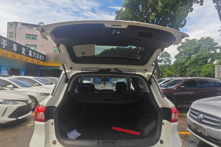 Used GAC Trumpchi GS4 2017 235T Automatic Two-Wheel Drive Elite Edition Trunk