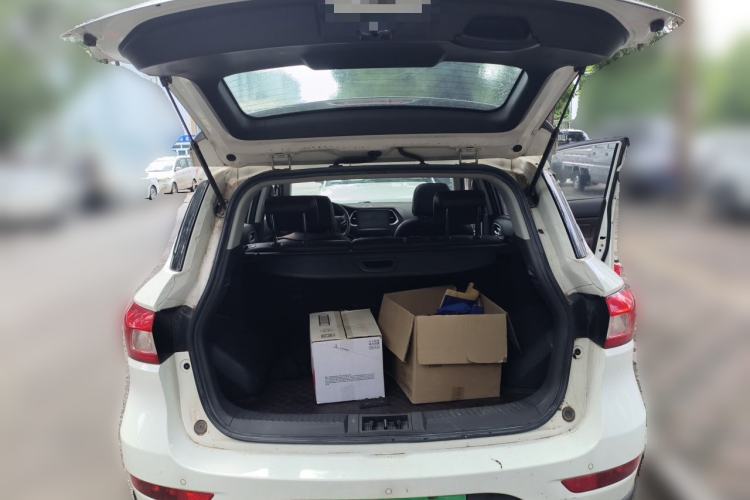 Used GAC Trumpchi GS4 2017 200T Manual Two-Wheel Drive Elite Edition Trunk