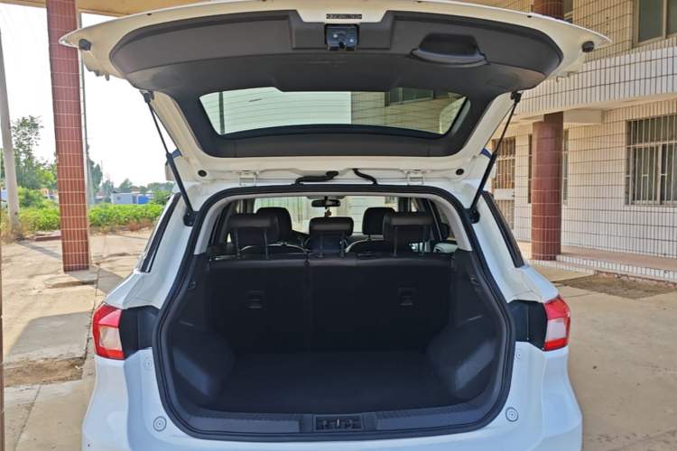 Used GAC Trumpchi GS4 2017 235T Automatic Two-Wheel Drive Elite Edition Trunk