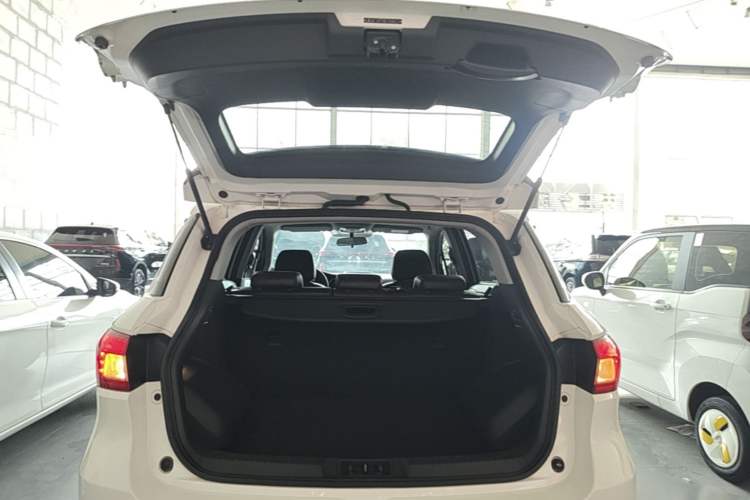 Used GAC Trumpchi GS4 2017 235T Automatic Two-Wheel Drive Elite Edition Trunk