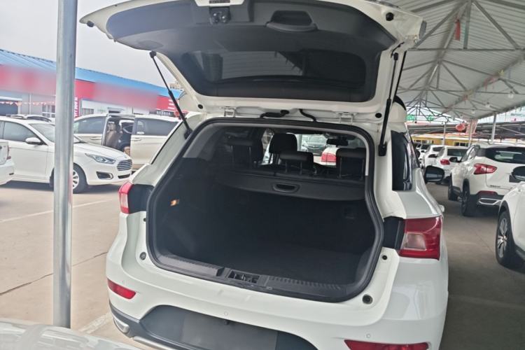 Used GAC Trumpchi GS4 2017 235T Automatic Two-Wheel Drive Elite Edition Trunk