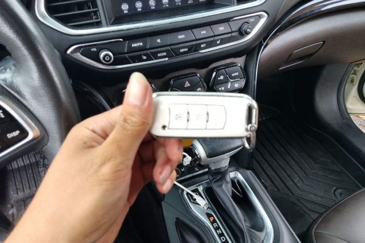 Used GAC Trumpchi GS4 2017 235T Automatic Two-Wheel Drive Luxury Smart Connectivity Version Vehicle Key