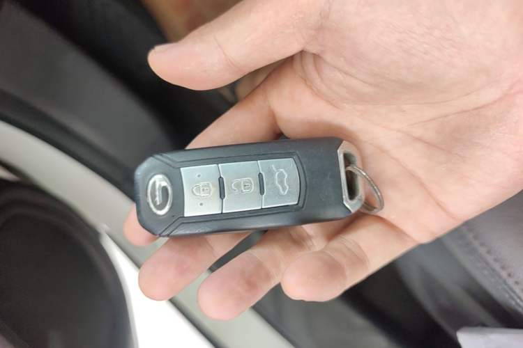 Used GAC Trumpchi GS4 2017 235T Automatic Two-Wheel Drive Luxury Smart Connectivity Version Vehicle Key
