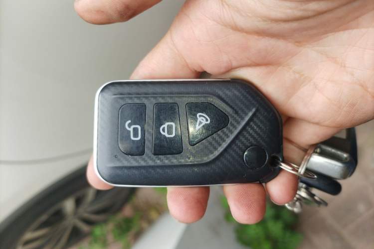 Used GAC Trumpchi GS4 2017 235T Automatic Two-Wheel Drive Luxury Smart Connectivity Version Vehicle Key