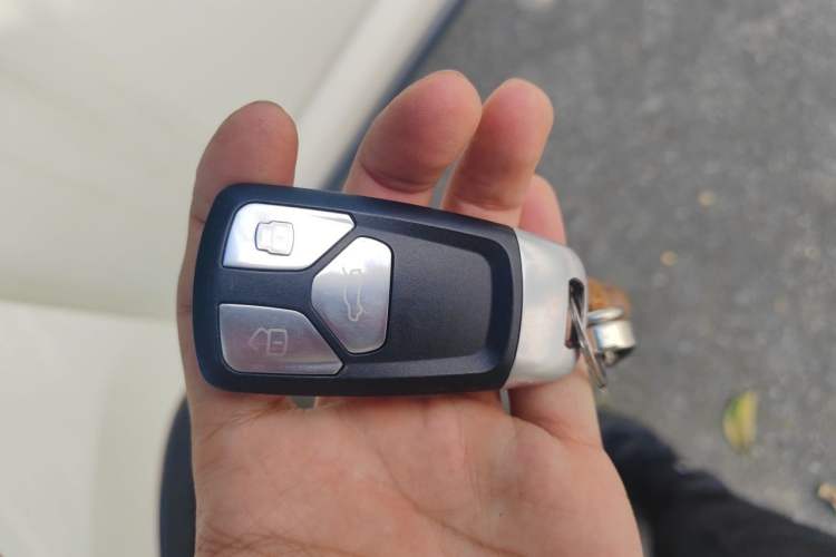 Used GAC Trumpchi GS4 2017 235T G-DCT Two-Wheel Drive Elite Edition Vehicle Key