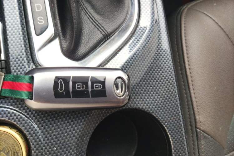 Used GAC Trumpchi GS4 2017 235T Automatic Two-Wheel Drive Luxury Smart Connectivity Version Vehicle Key