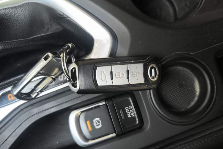 Used GAC Trumpchi GS4 2017 235T Automatic Two-Wheel Drive Luxury Smart Connectivity Version Vehicle Key