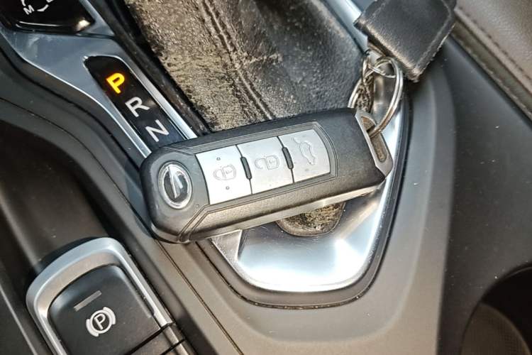 Used GAC Trumpchi GS4 2017 235T G-DCT Two-Wheel Drive Elite Edition Vehicle Key