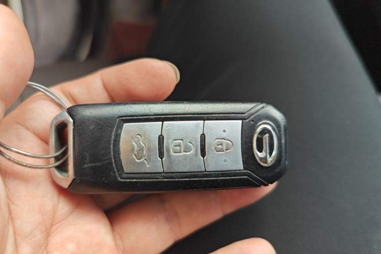 Used GAC Trumpchi GS4 2017 235T Automatic Two-Wheel Drive Luxury Smart Connectivity Version Vehicle Key