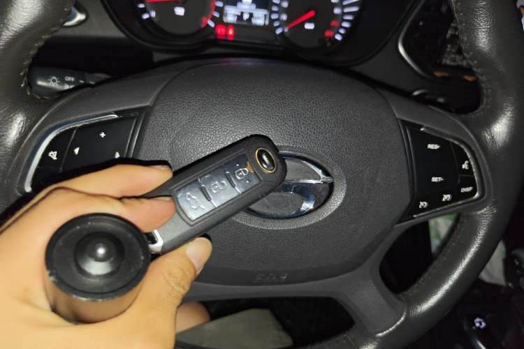 Used GAC Trumpchi GS4 2017 235T Automatic Two-Wheel Drive Luxury Smart Connectivity Version Vehicle Key