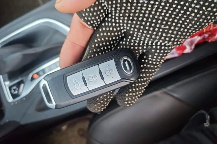 Used GAC Trumpchi GS4 2017 235T Automatic Two-Wheel Drive Luxury Smart Connectivity Version Vehicle Key