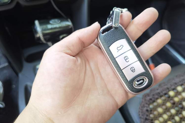 Used GAC Trumpchi GS4 2017 235T Automatic Two-Wheel Drive Luxury Smart Connectivity Version Vehicle Key