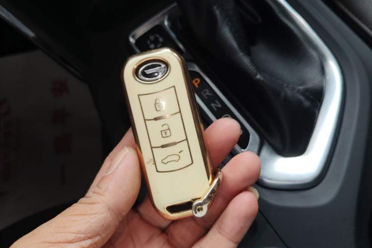 Used GAC Trumpchi GS4 2017 235T Automatic Two-Wheel Drive Luxury Smart Connectivity Version Vehicle Key