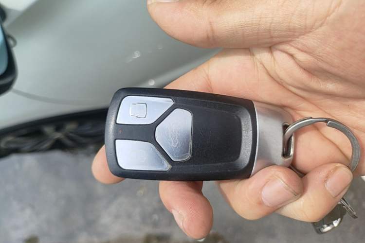 Used GAC Trumpchi GS4 2017 235T Automatic Two-Wheel Drive Luxury Smart Connectivity Version Vehicle Key