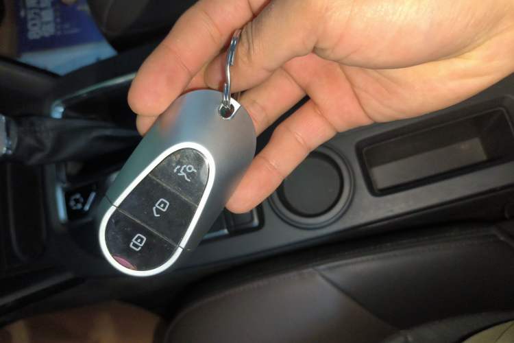 Used GAC Trumpchi GS4 2017 235T Automatic Two-Wheel Drive Luxury Smart Connectivity Version Vehicle Key