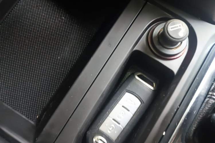 Used GAC Trumpchi GS4 2017 235T Automatic Two-Wheel Drive Luxury Smart Connectivity Version Vehicle Key