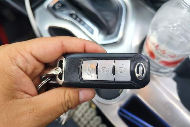 Used GAC Trumpchi GS4 2017 235T Automatic Two-Wheel Drive Luxury Smart Connectivity Version Vehicle Key