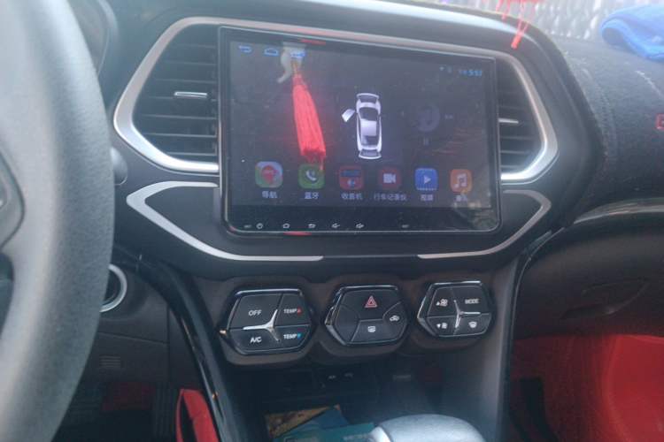 Used GAC Trumpchi GS4 2017 200T G-DCT Two-Wheel Drive Luxury Edition Audio And AC Panel