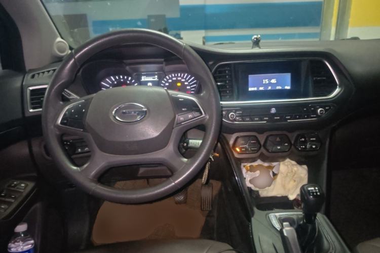 Used GAC Trumpchi GS4 2017 200T Manual Two-Wheel Drive Elite Edition Center Console