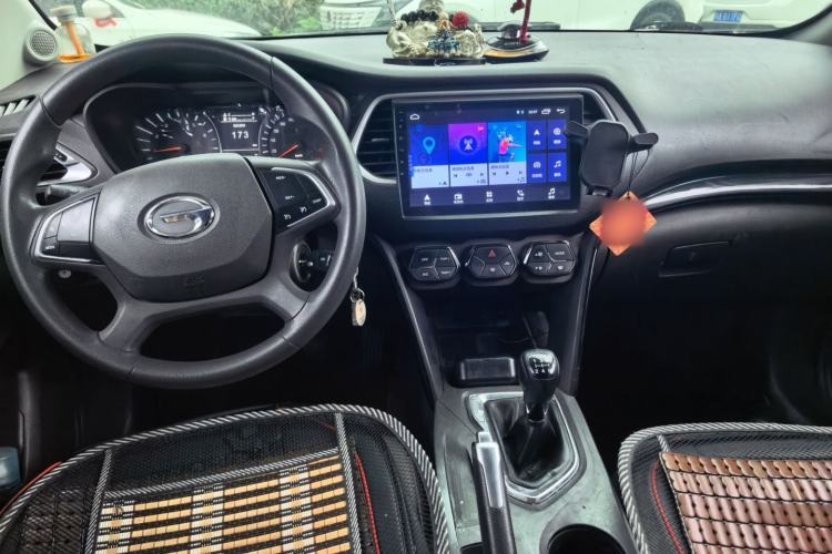 Used GAC Trumpchi GS4 2017 200T G-DCT Two-Wheel Drive Elite Edition Center Console