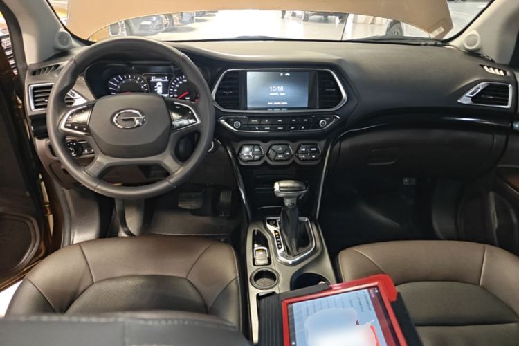 Used GAC Trumpchi GS4 2017 235T G-DCT Two-Wheel Drive Luxury Edition Center Console