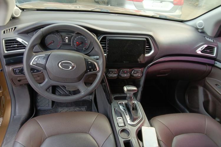 Used GAC Trumpchi GS4 2017 235T Automatic Two-Wheel Drive Elite Edition Center Console
